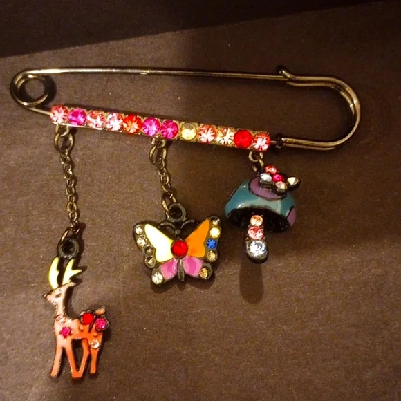 Pin - Picture 1 of 1